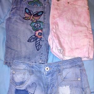 GIRL'S SZ 12 SHORTS! PERFECT FOR WARM DAYS!